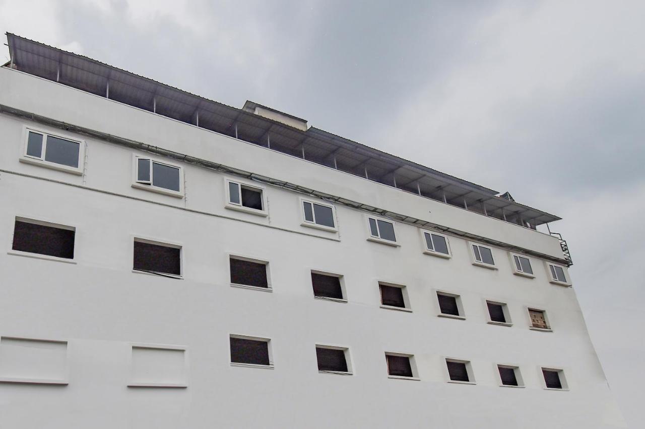 Oyo 1851 Hotel Sefali Deluxe Calcutá Exterior foto
